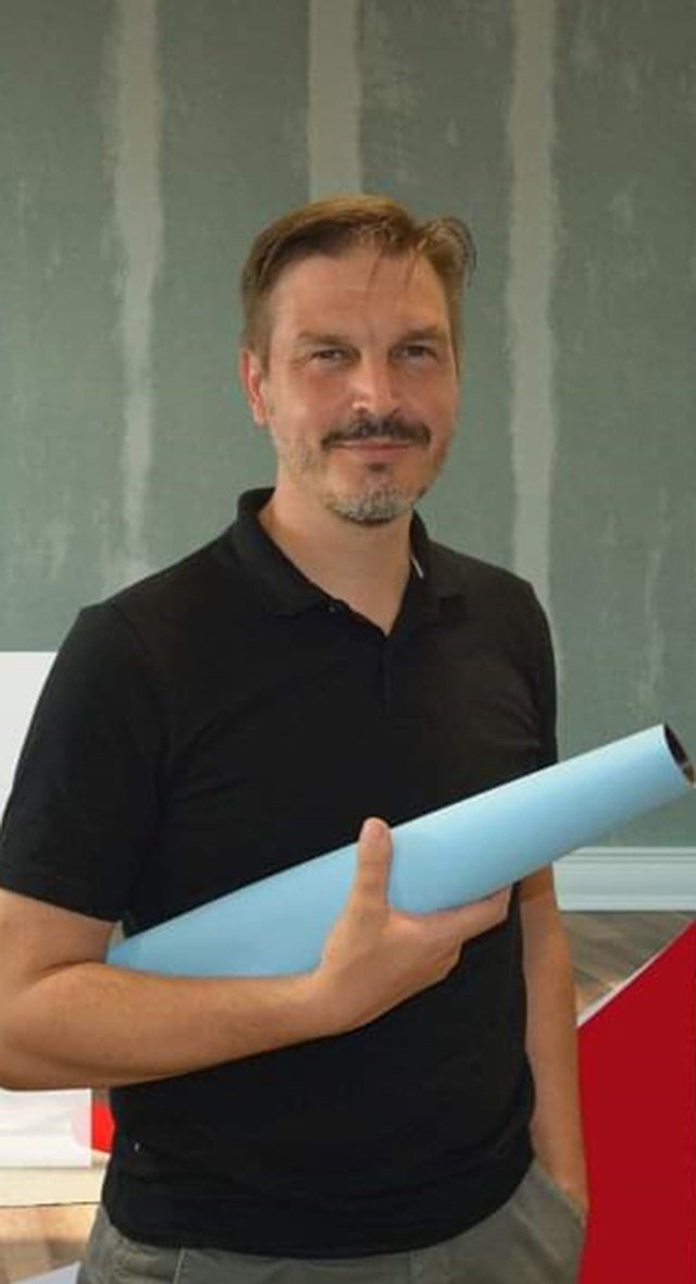 Michele Ghilardi nel suo studio